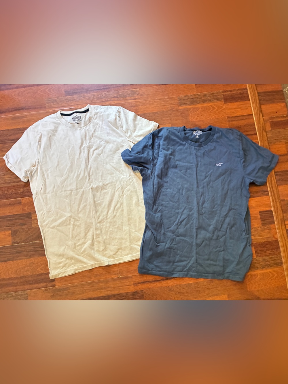 Hollister Short Sleeve Crew Tees in White and Navy Blue